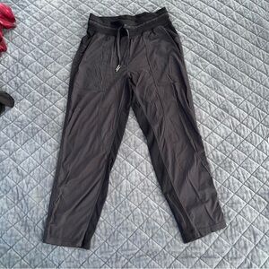Lululemon Pants Women’s 4 Black Dance Studio Mid Rise Crop On The Move B16